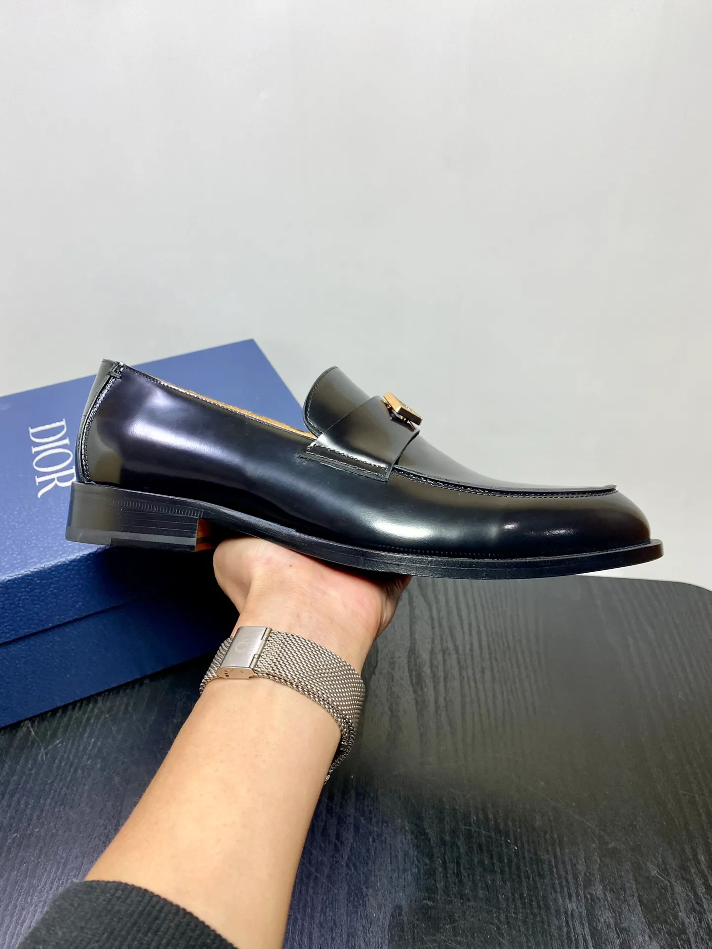 Men's shoes 💰960 Dior Derby shoes | Genuine leather sole formal leather shoes | Carefully crafted with open-edge beaded cowhide | Water-dyed cowhide lining | With classic lace-up closure | Exquisite embossed brand logo on the side | Glossy stacked heel design enhances style | Can be matched with formal or casual looks Size: 39-44 (customized at 38.45.46)
